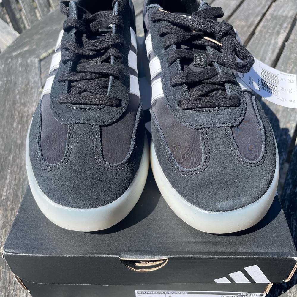 Women’s Black & White Low-Top Sneakers